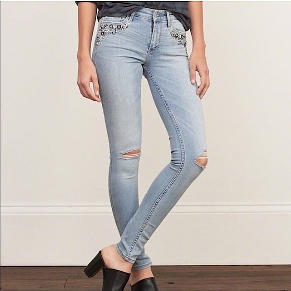 Abercrombie & Fitch Rhinestone Bling Embellished Distressed Light Skinny Jeans 4 - Picture 1 of 12